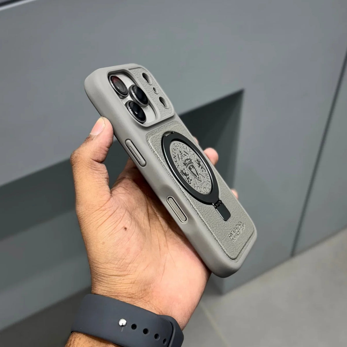 Santa Barbara Primo Case with Magsafe-Grey IPHONE 17 Pro and Pro Max