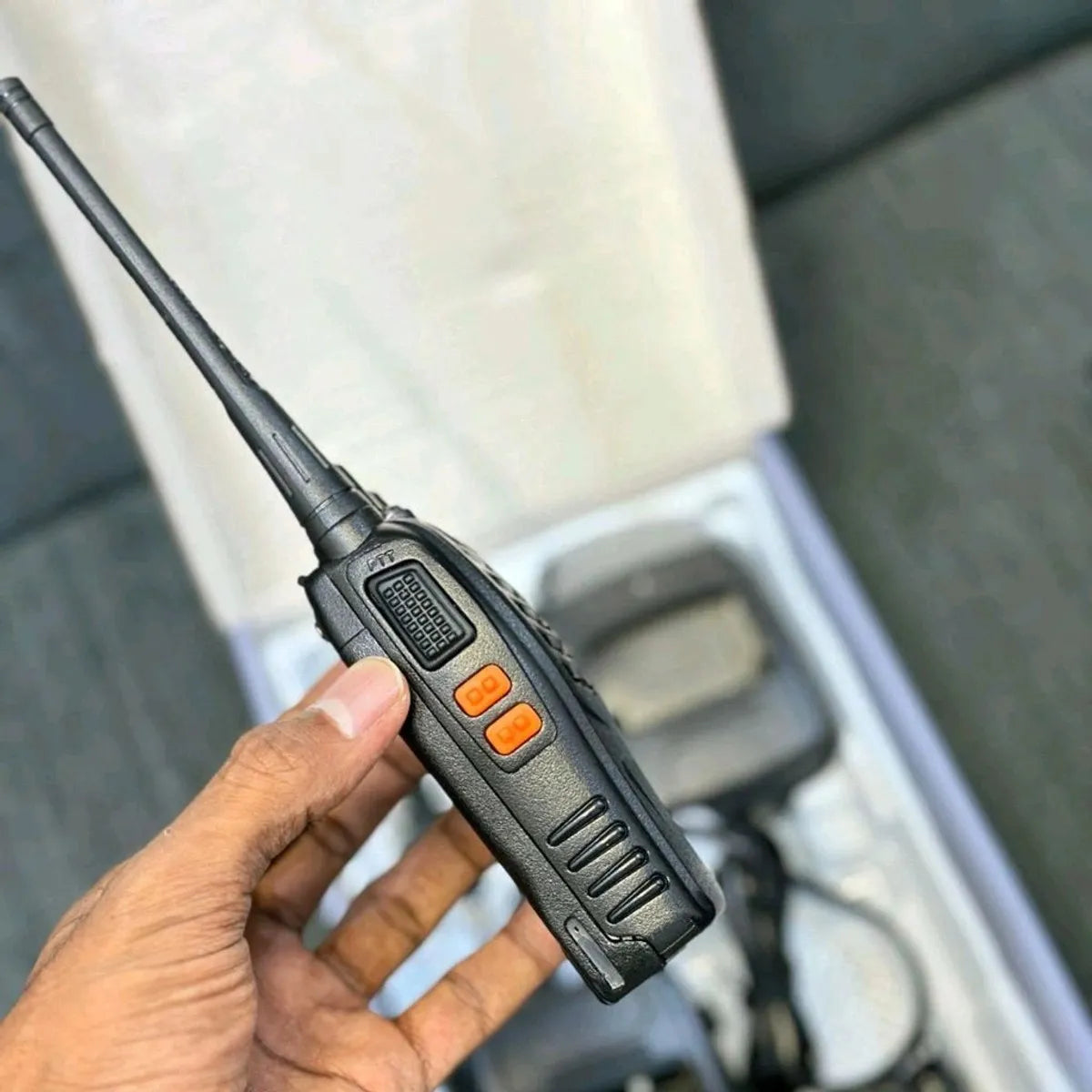 BF-888S Two Way Radio 16CH 400-470MHZ Long Range WTO1 Walkie Talkie (Black)