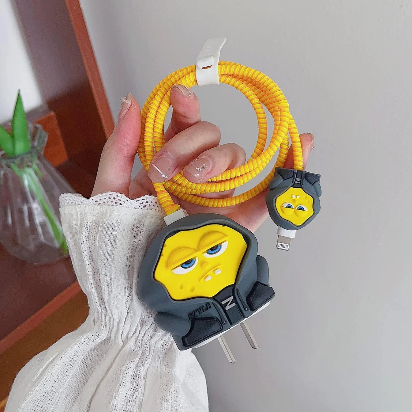 Iphone Charger Case Cover - Sponge Bob - 4 Piece Set (With Wire Protector)