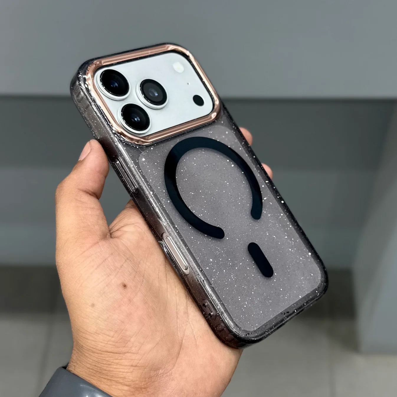 DREAMS SPARK CASE - BLACK IPHONE 17 Pro and Pro Max