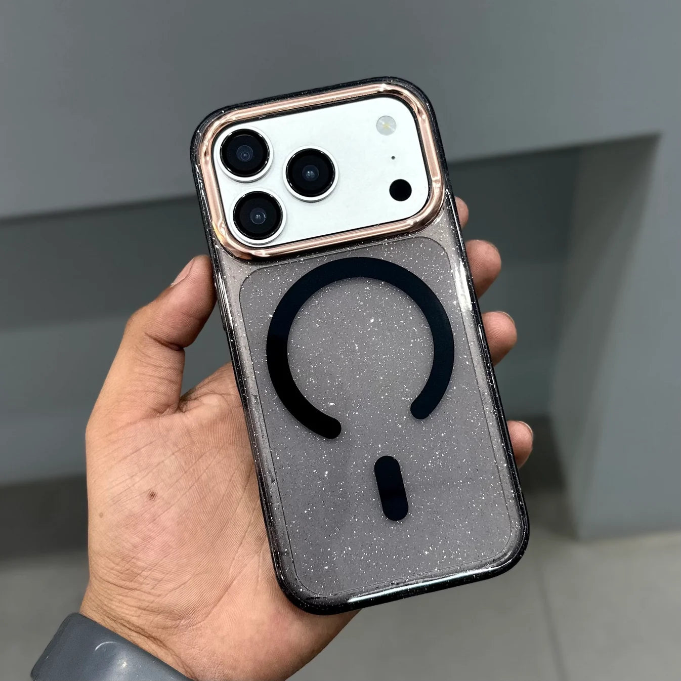 DREAMS SPARK CASE - BLACK IPHONE 17 Pro and Pro Max