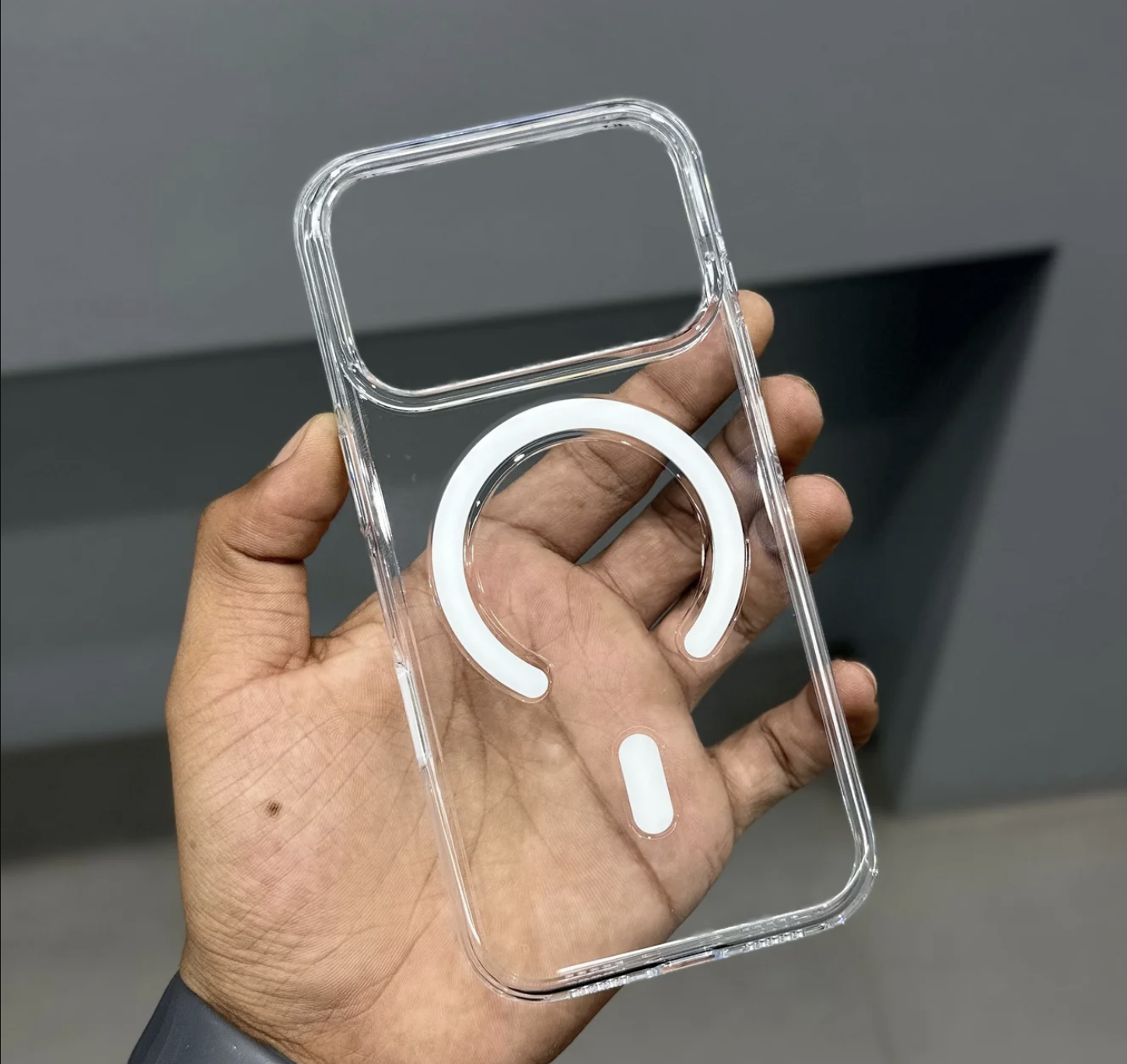 IPHONE 17 PRO AND 17 PRO MAX MAGSAFE CASE