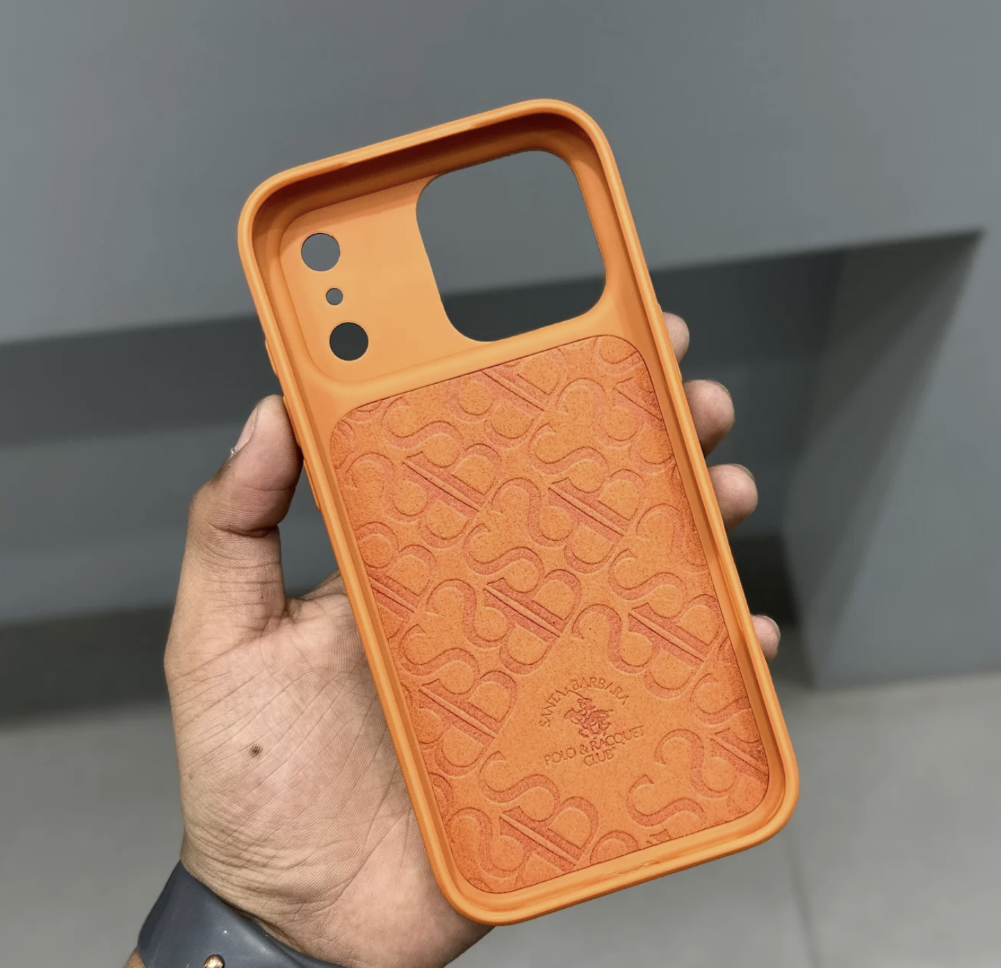 Santa Barbara Questa-Orange with Magsafe Case  IPHONE 17 PRO AND 17 PRO MAX