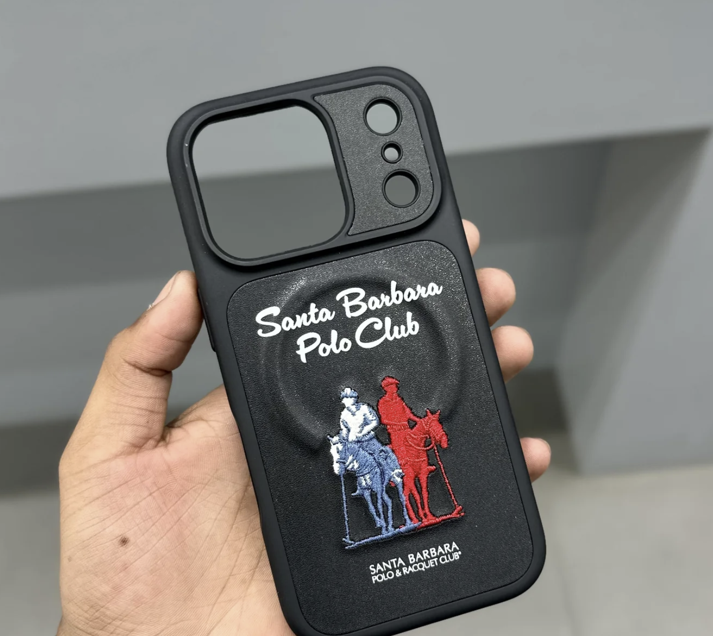 Santa Barbara Questa-Black with Magsafe Case   IPHONE 17 PRO AND 17 PRO MAX