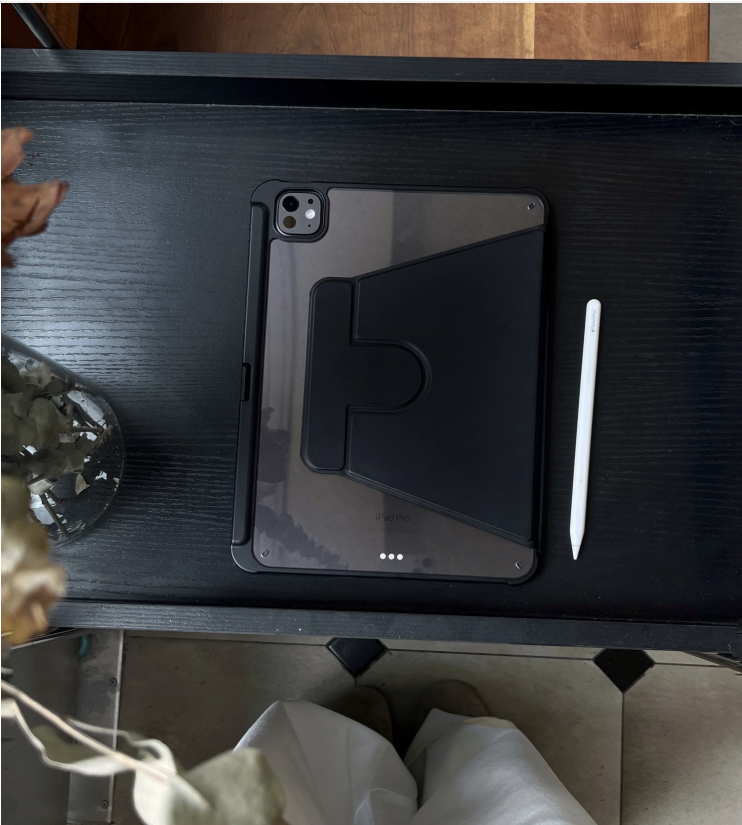 Stand iPad Case – Sleek Magnetic Flip Cover with Pencil Holder