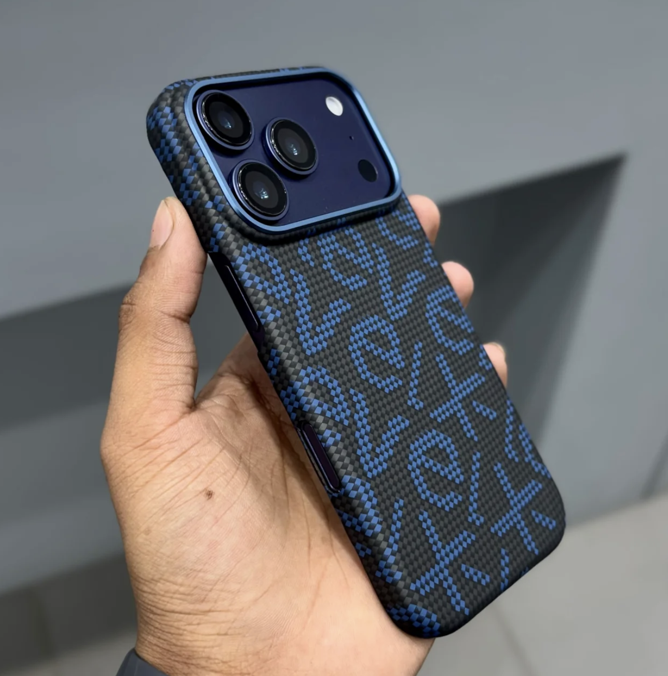 iphone 17 pro and 17 pro max X LEVEL Blue Carbon Case wth Magsafe